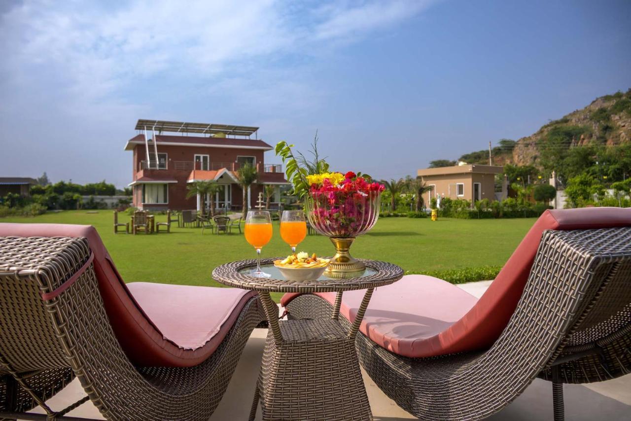 Stayvista At Hillside Paradise Dhauj Экстерьер фото